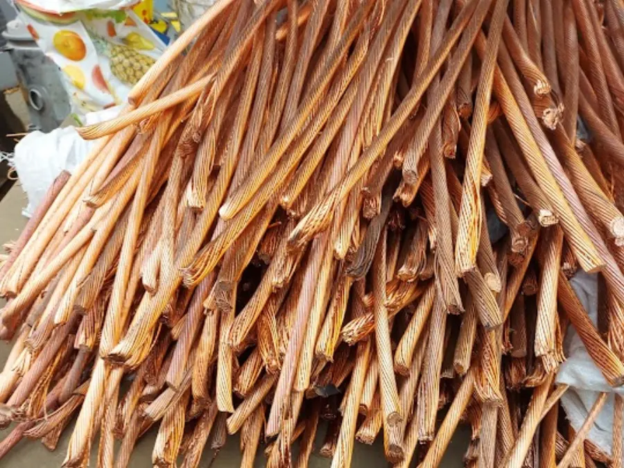 Otpadni bakar uze